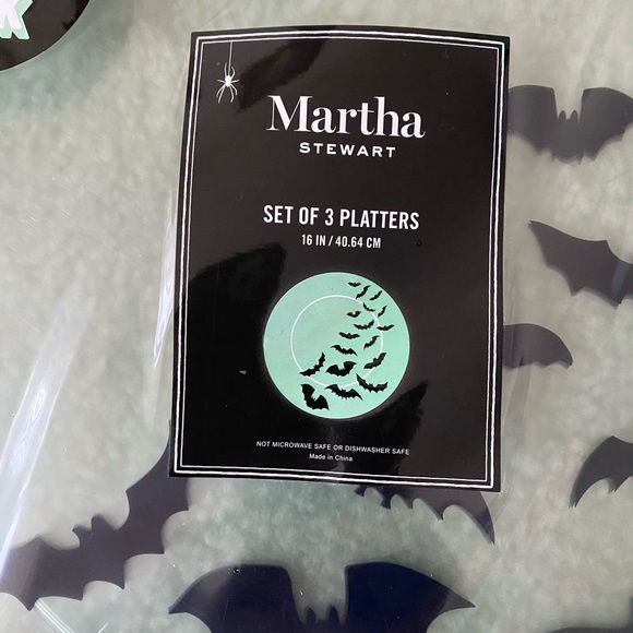 Martha Stewart Halloween BATS Glow In the Dark 3pk Set 16" Serving Platters NEW - Picture 3 of 3